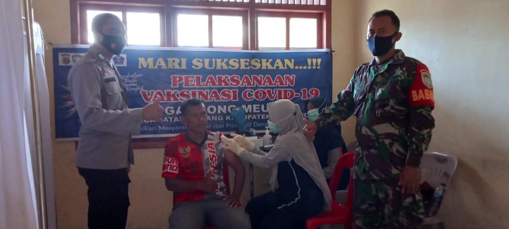 Serbuan Vaksinasi Terus di Lakukan, Koramil 04/Sawang Lakukan Pemantauan dan Pendampingan