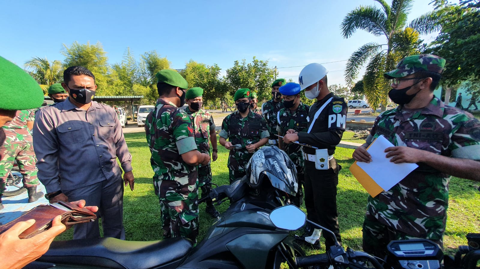 Apel Pagi Gabungan Anggota Makodim Dan Jajaran, Dandim 0111/Bireuen Berikan Arahan Dan Penekanan