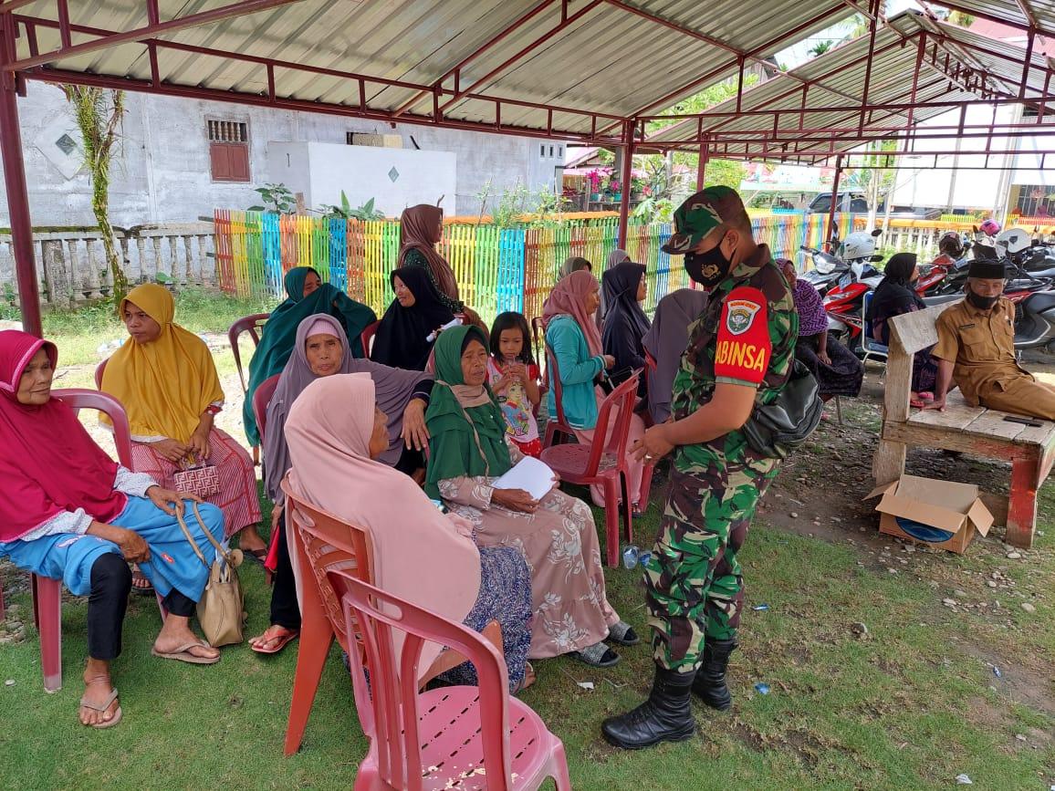 Melalui Komsos Babinsa Ajak Warga Sukseskan Vaksinasi dan Patuhi Protokol Kesehatan