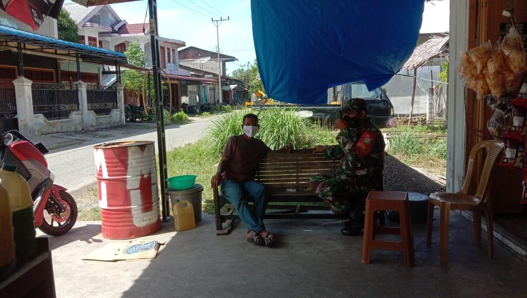 Pererat Silaturrahmi, Babinsa Meukek Komsos Dengan Warga Desa Binaan