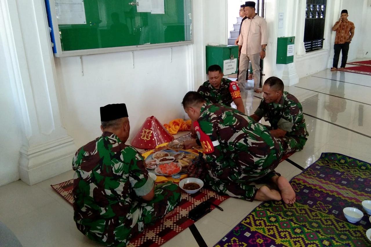 Hadiri Peringatan Maulid Nabi Besar Muhammad SAW, Ini Harapan Danramil Meuraxa