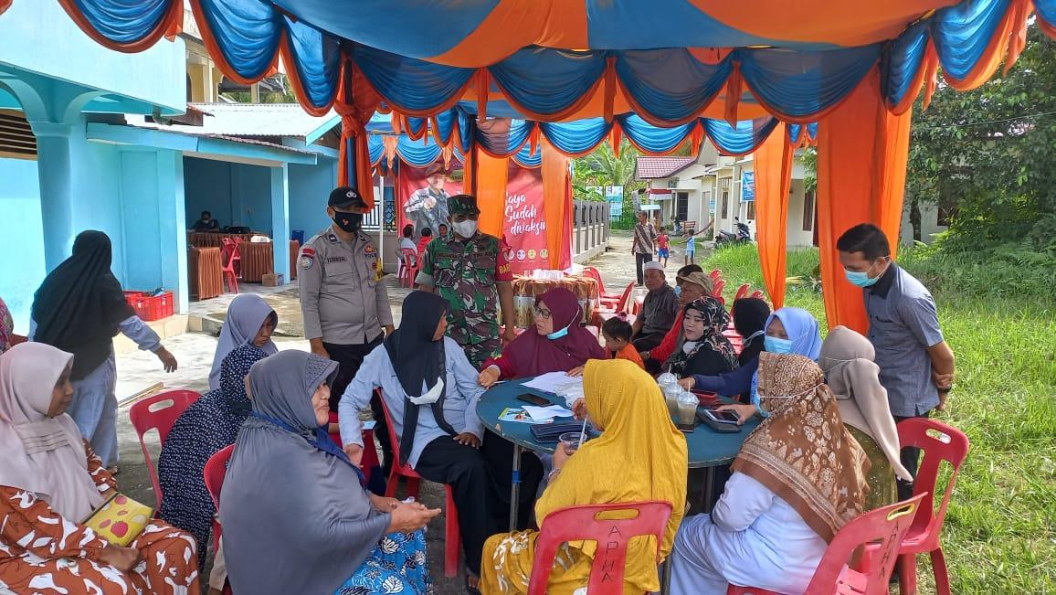 Koramil 02/Lateng Lakukan Pendampingan, Bantu Mempercepat Pencapaian Target Vaksinasi