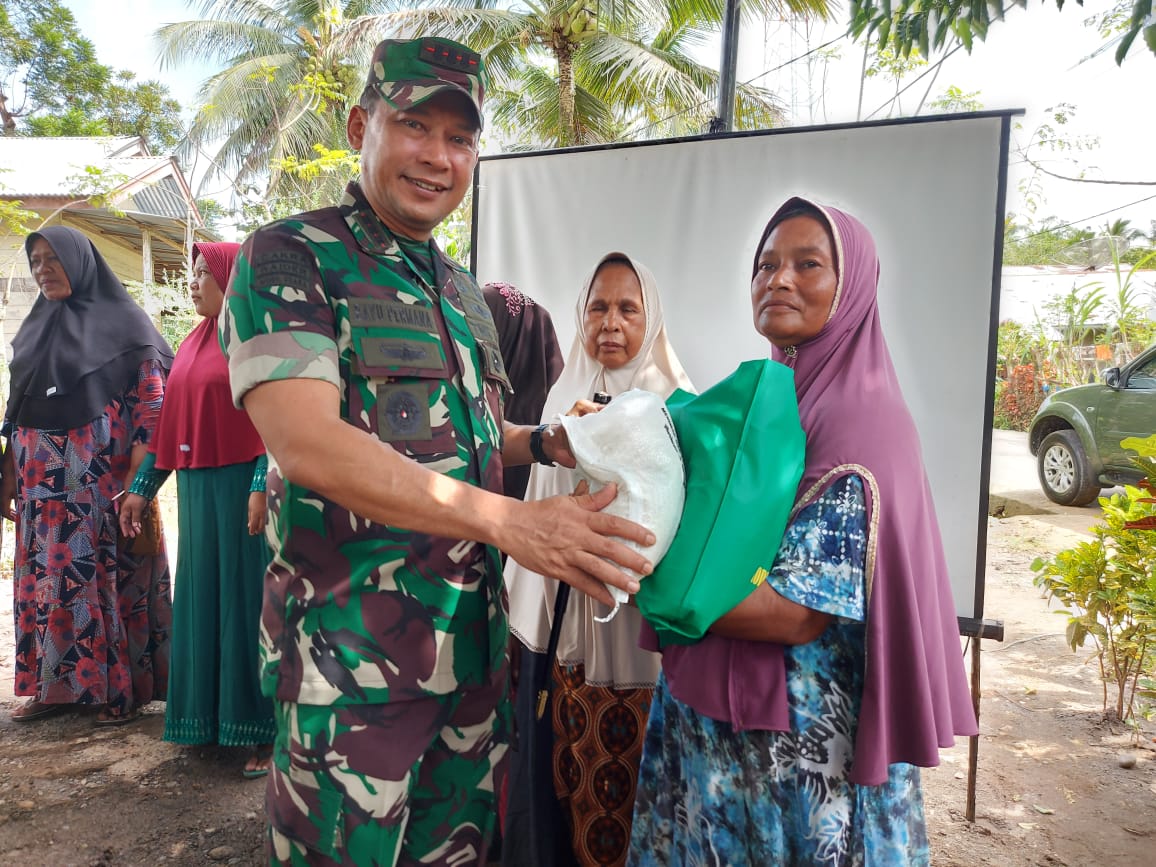 Danrem 011/LW, Serahkan Kunci Rehab Rumah Tidak Layak Huni Bantuan KASAD Program Babinsa Masuk Dapur Di Kec. Blang Mangat.