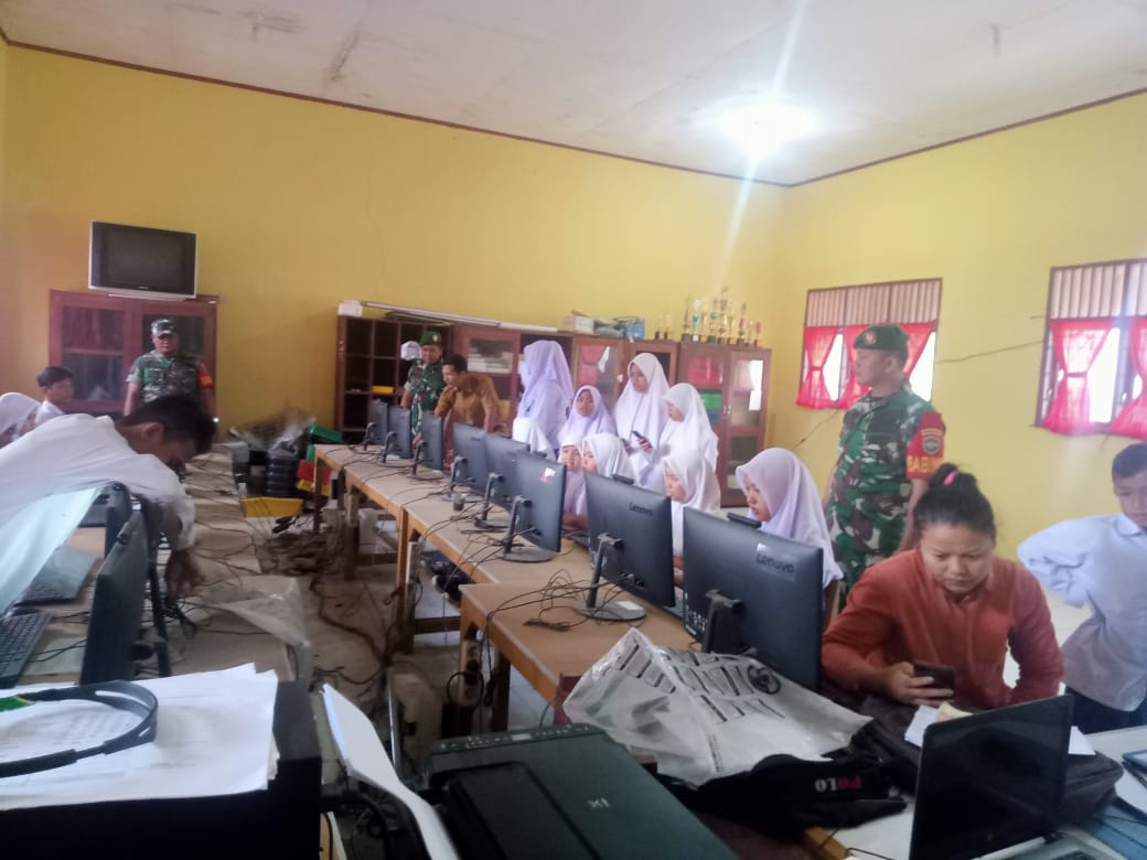 Siswa Siswi SMP Ujian Babinsa Beri Semangat Dan Motivasi