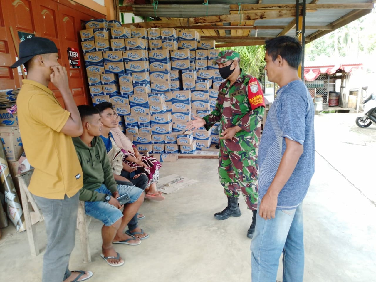 Jaga Kamtibmas Di Wilayah Binaan, lni Yang Dilakukan Oleh Babinsa Koramil 01/Sungai