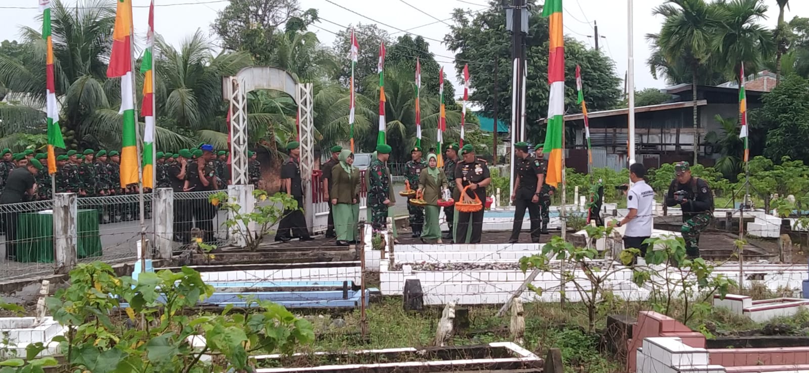 Danrem 012/TU Pimpin Upacara Ziarah dan Tabur Bunga di TMP