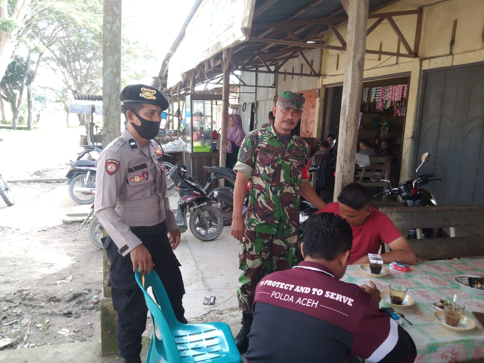 Selalu Kompak,Babinsa Dan Bhabinkamtibnas Komsos Bersama Dengan Warga Binaan