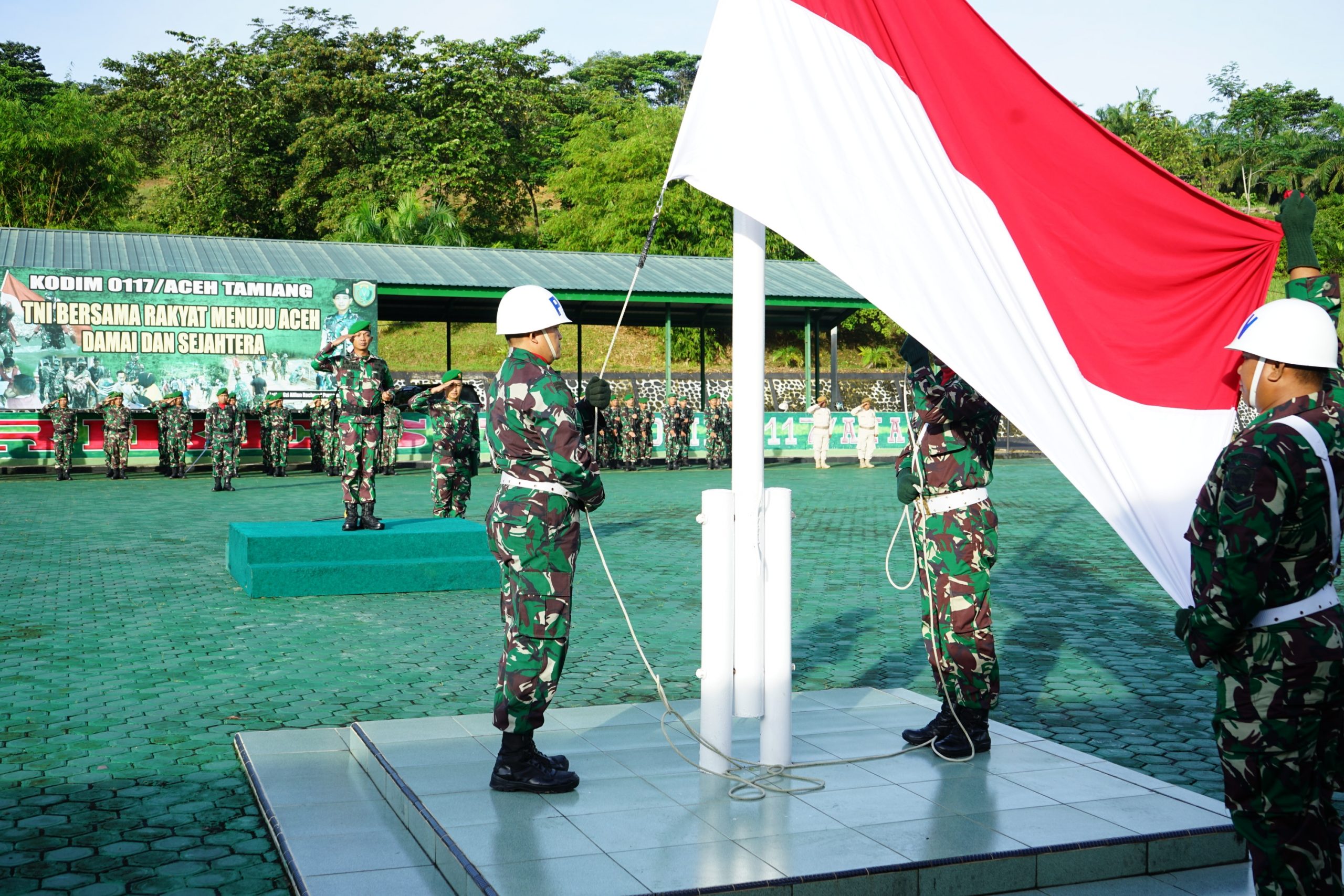 Komandan Kodim 0117//Aceh Tamiang Pimpin Upacara Bendera Mingguan