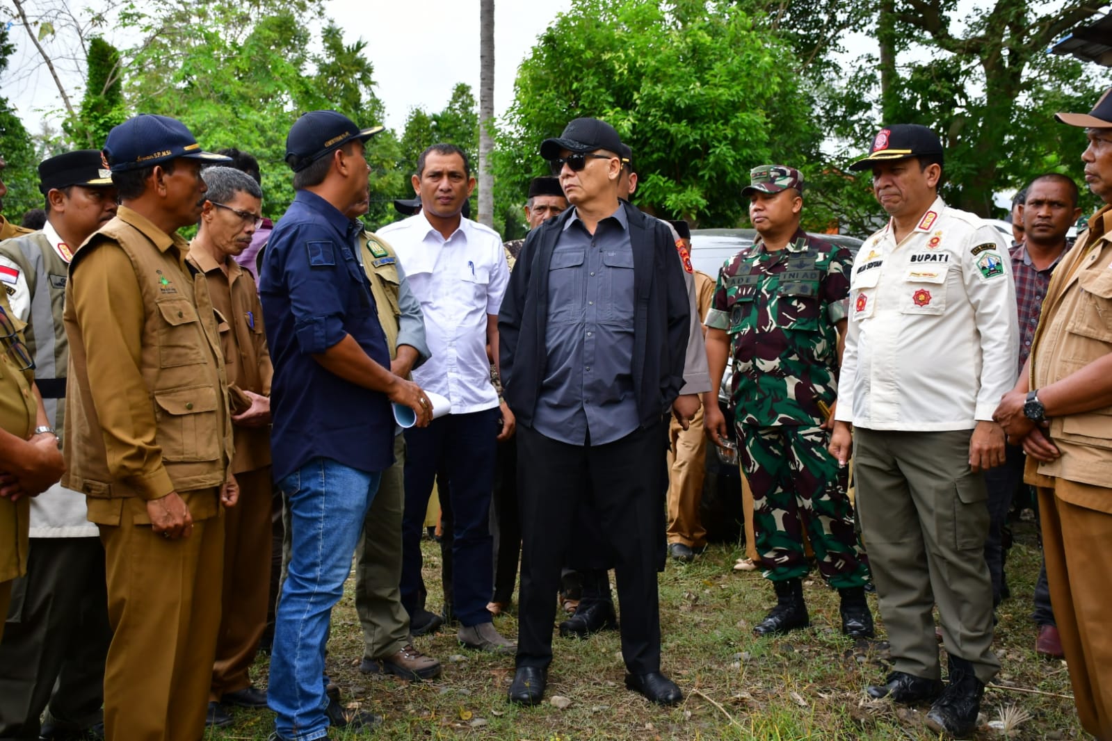 Dandim 0111/Bireuen Dampingi Pj.Gubernur Aceh Dalam Rangka Meninjau Pasca Banjir Di Kabupaten Bireuen