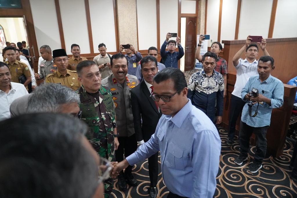 Irdam IM Brigjen TNI Niko Fachrizal, M.Tr. (Han) mewakili Pangdam IM mengantar kembali Gubernur Lemhannas RI