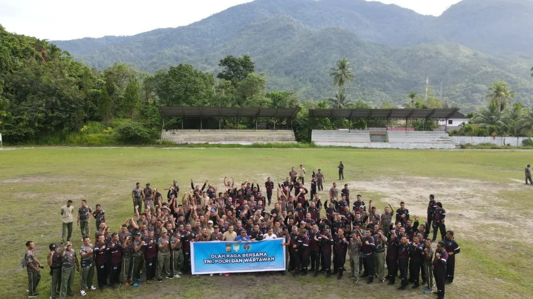Tingkatkan Solidaritas dan Sinergitas, TNI – Polri Dan Wartawan Aceh Selatan Melaksanakan Olah Raga Bersama