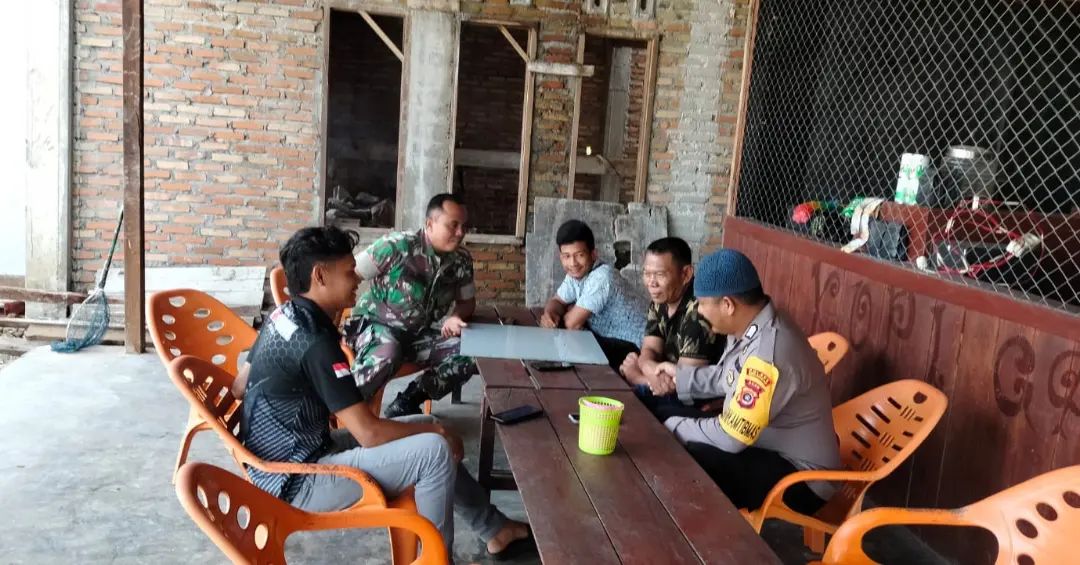 Babinsa Dan Babinkamtinas Laksanakan Komsos Dengan Warga Binaan