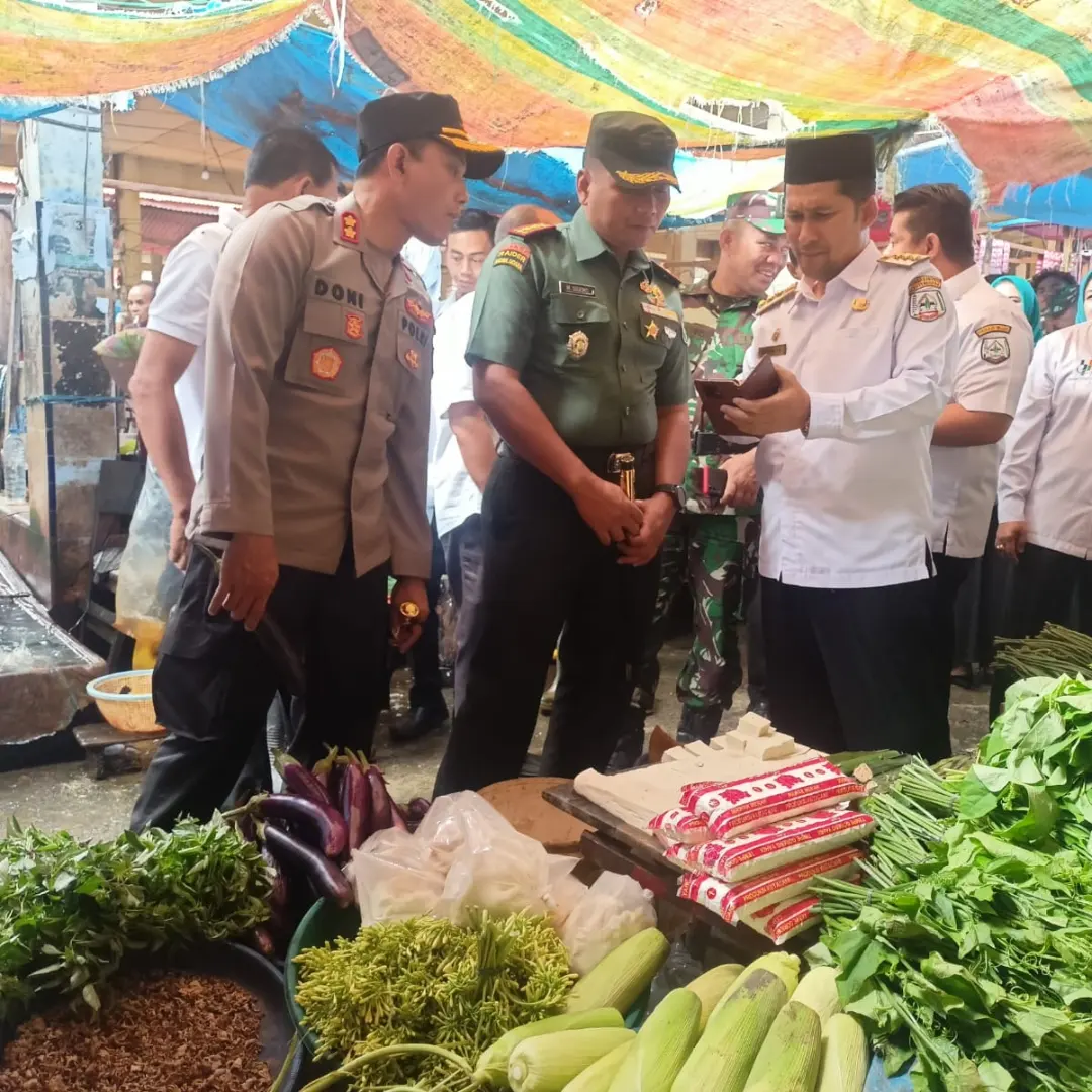 Dandim 0108/Agara Bersama Forkopimda Sidak Harga dan Ketersediaan Sembako Di Pasar