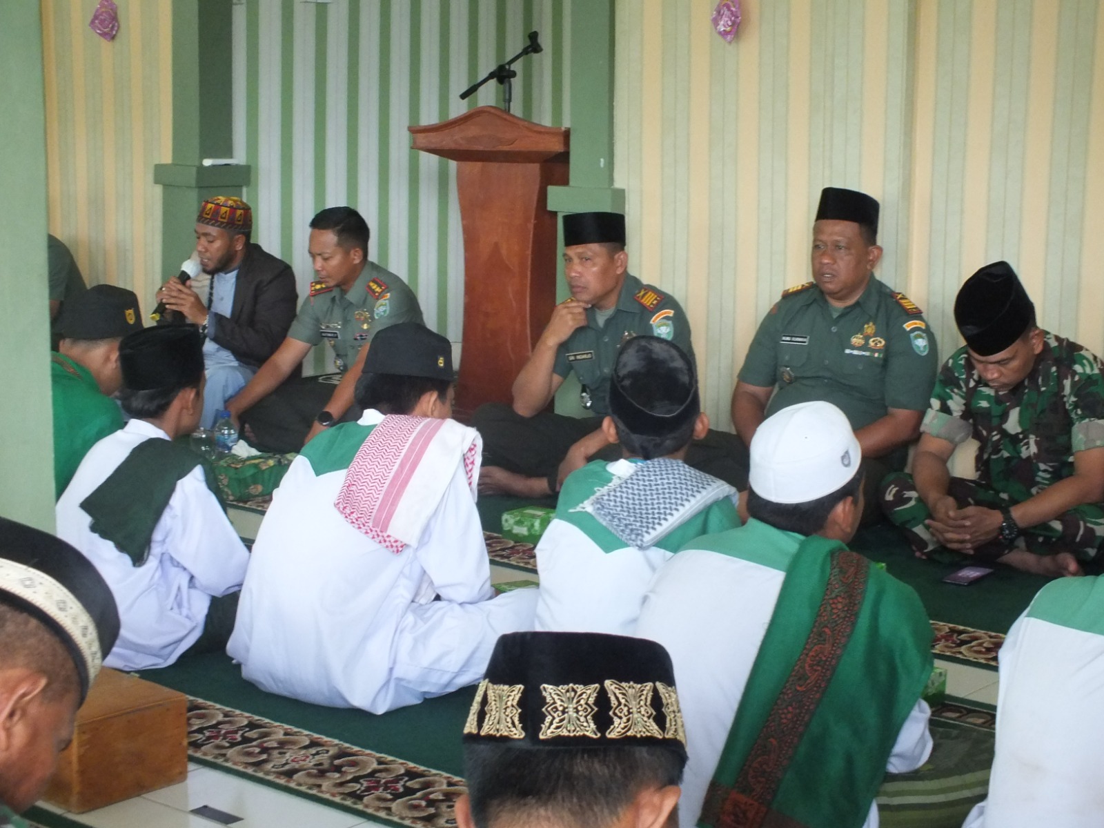 Gelar Pengajian Rutin, Dandim 0117/Aceh Tamiang Bersama Ketua Persit KCK Cab XXIV Berikan Santunan Kepada Anak Yatim