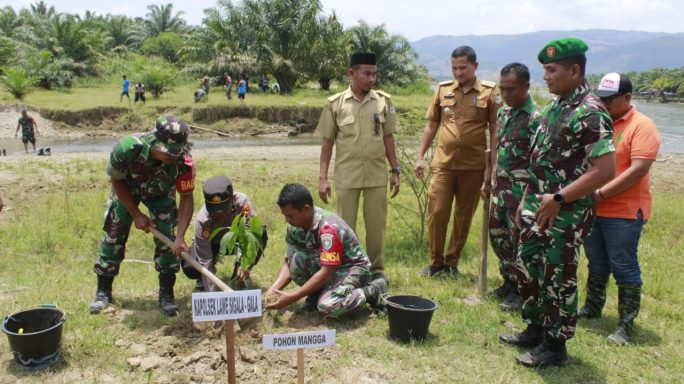 Antisipasi Bencana Alam Kodim 0108/Agara Bersama Forkopimcam Laksanakan Penghijauan