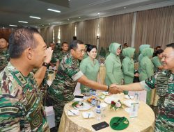 Ketua Persit Kartika Chandra Daerah Iskandar Muda Mendampingi Pangdam IM Menghadiri Apel Komandan Satuan TNI AD