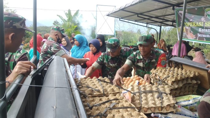 Tanggap Inflasi: Koramil 01/Bandar Bersama Bulog dan Dinas Perdagangan Gelar Operasi Sembako