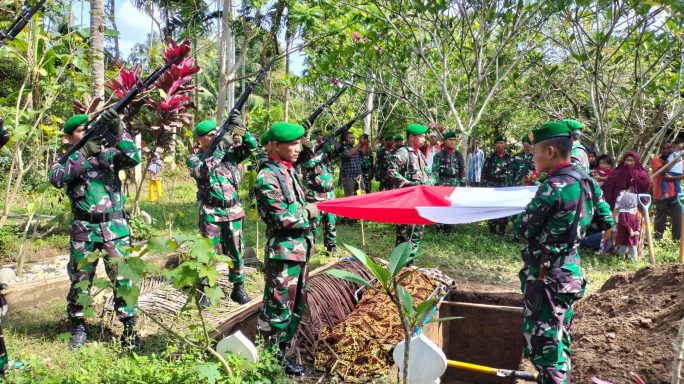 Dandim 0111/Bireuen Pimpin Upacara Pemakaman Militer Almarhum Sertu M.Muzaricho Rambe