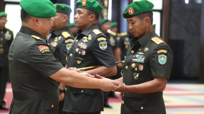 Kepala Staf Angkatan Darat (Kasad) Jenderal TNI Dr. Dudung Abdurachman pimpin Upacara Serah Terima Jabatan (Sertijab) Panglima Komando Daerah Militer Iskandar Muda.