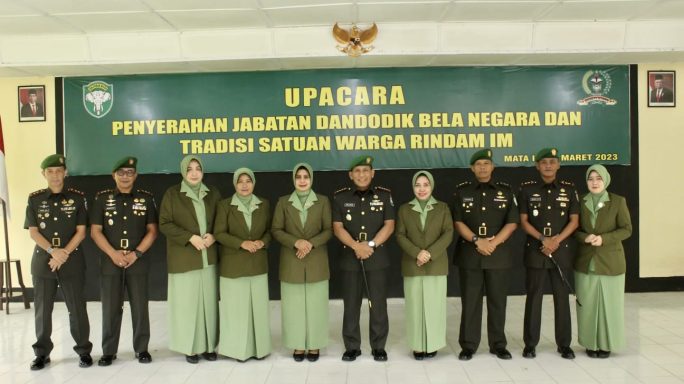 Danrindam IM pimpin Upacara Penyerahan Jabatan dan Tradisi satuan warga Rindam Iskandar Muda.