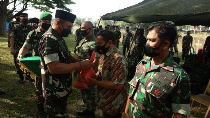 Menghormati Kearifan Lokal Aceh, Pangdam IM Melaksanakan Tradisi Meugang