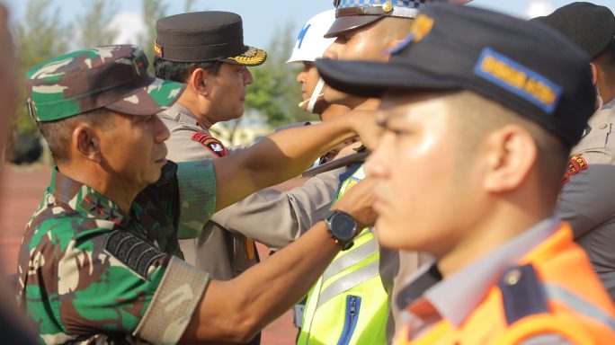 Pangdam IM dan Kapolda Aceh menjadi Inspektur Upacara pada apel gelar pasukan Operasi Ketupat Seulawah TA 2023