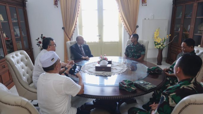 Pangdam IM Silaturahmi Dengan Wali Nanggroe Aceh