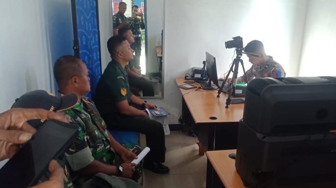 Lengkapi Surat Kendaraan, Personil Kodim 0115/Simeulue Buat SIM Umum