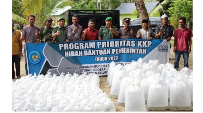 Stabilisasi Ekonomi, Dandim Abdya Bantu 55 Ribu Benih Ikan Kakap dan Nila untuk Masyarakat