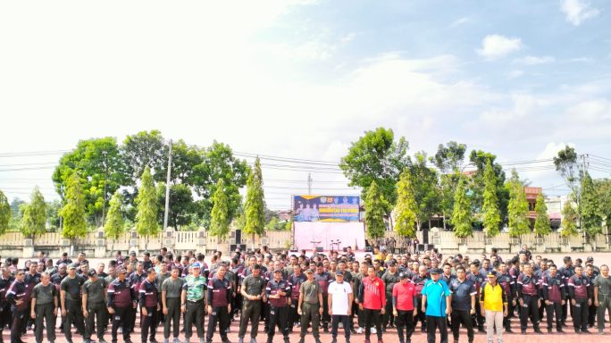 Danyonif Raider Khusus 111/Karma Bhakti Hadiri Olah raga dan senam  bersama dalam rangka mempererat sinergitas TNI-POLRI Di lapangan apel Polres Aceh Tamiang