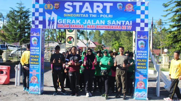 Personel Yonif RK 114/SM hadiri acara olahraga bersama TNI Polri dalam rangka hari Bhayangkara ke 77, kegiatan tersebut dilaksanakan di Mapolres Bener Meriah. Sabtu 28 Mei 2023.
