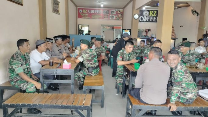 Perkuat Sinergitas, TNI-Polri Jalin Silaturahmi Makan Siang Bersama