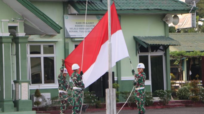 Kodim 0104/Aceh Timur Menggelar Upacara Bendera Hari Senin