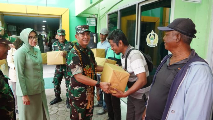 Kunjungan Kerja Pangdam IM dan Ibu Ketua Persit KCK Daerah Iskandar Muda ke Rumah Sakit Tingkat IV IM 07.01 Lhokseumawe.