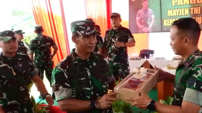 Kunker Pangdam IM dan Ibu Ketua Persit KCK PD IM ke Kodim 0117/Atam