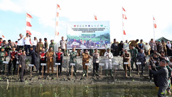Kodim 0102/Pidie Gelar Puncak Penanaman Tanam Mangrove Secara Serentak Seluruh Indonesia