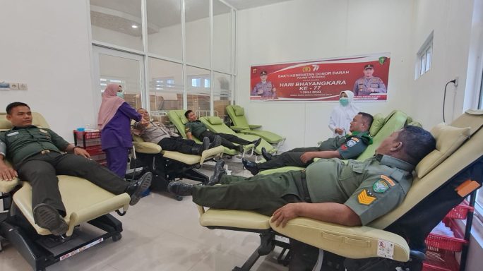 Prajurit Kodim 0105/Abar Sumbang Darah Dalam Rangka HUT Polri Yang Ke – 77