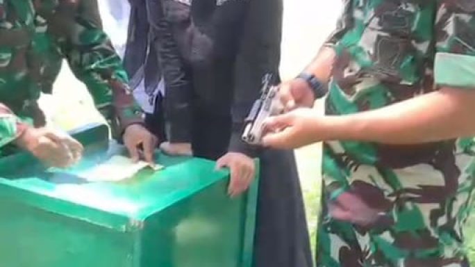 Kepala BNN se Aceh latihan menembak di Lapangan tembak Rindam IM