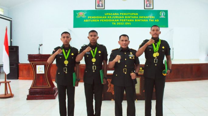 RINDAM ISKANDAR MUDA MELANTIK 53 ORANG BINTARA KEJURUAN INFANTERI.