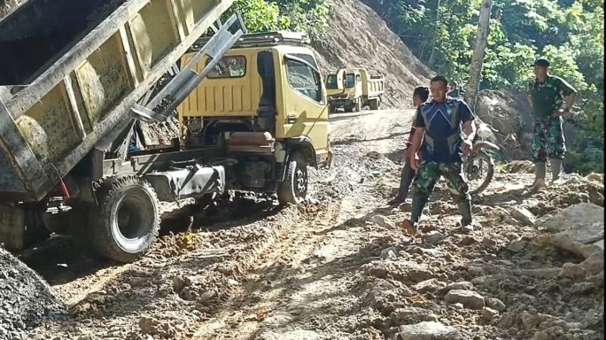 Penimbunan Jalan TMMD Ke -117 Kodim 0108/Agara Mulai Di Kerjakan