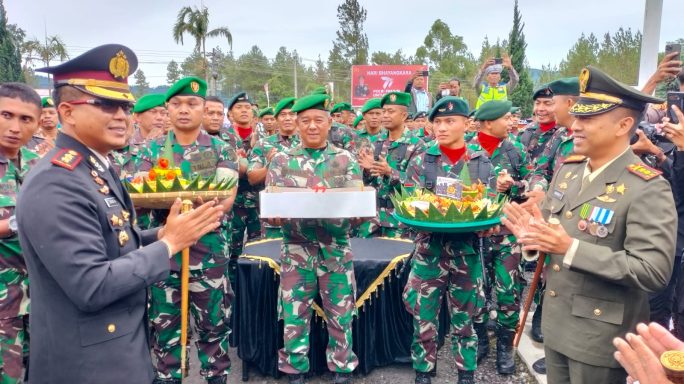 Letkol Kav, Ino Dwi Berikan Surprise HUT Bhayangkara ke 77