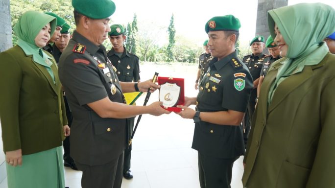 Danrem 012/TU Memimpin Tradisi Pelepasan Dandim 0109/Aceh Singkil di Koridor Makorem