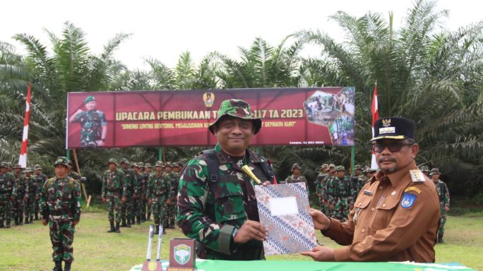 Pj. Walikota Langsa Pimpin Upacara Pembukaan TNI Manunggal Membangun Desa (TMMD) ke-117 TA 2023