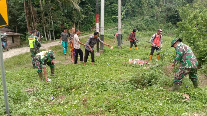 Personil Kodim 0108/Agara Dan Jajaran Gotong Royong Bersama Warga Masyarakat Sambut 1 Muharam 1445 H