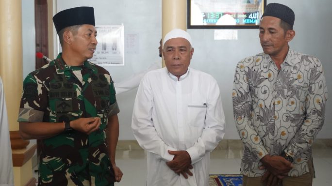 Menuju Ke Kab. Singkil Pangdam IM lakukan Shalat Jum’at Berjamaah di Masjid Sabilul Jannah Blang Muko.