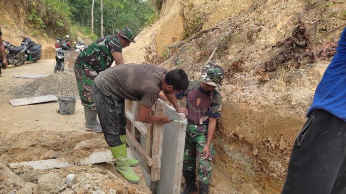 Satgas TMMD Kodim Aceh Timur Terus Kebut Pengerjaan Gorong-Gorong