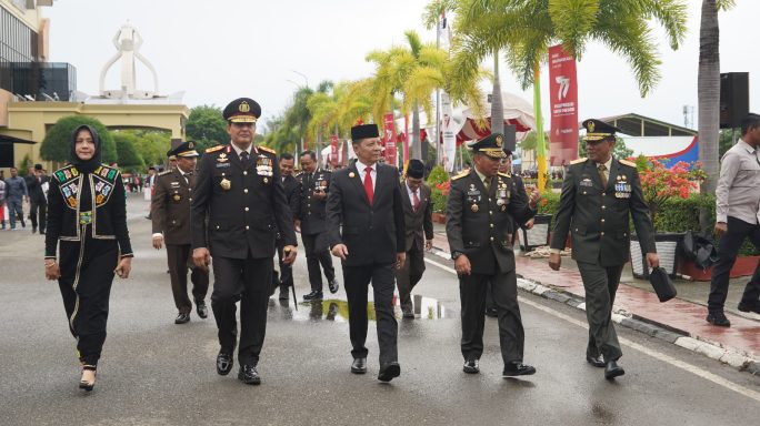 Kasdam IM mewakili Pangdam IM Hadiri Upacara sekaligus Acara Syukuran Peringatan Hari Bhayangkara Polri Ke-77 Tahun 2023 di Mapolda Aceh.