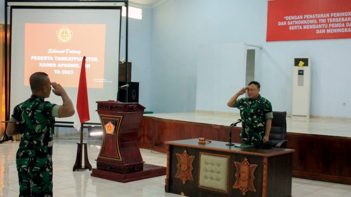 UPACARA PEMBUKAAN PENATARAN KATPUANTER KADER APKOWIL TNI AD TA 2023