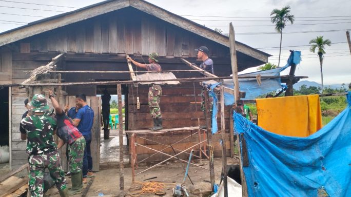 Satgas TMMD Ke-117 Mulai Renovasi RTLH Warga Kurang Mampu.