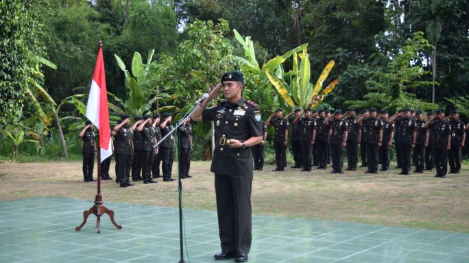 Sambut HUT Ke – 77 Yonif RK 113/JS, Prajurit Badak Hitam laksanakan Upacara Ziarah dan Tabur Bunga di Taman Makam Pahlawan Kolonel Husei Yusuf.